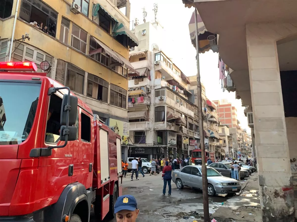 جهود السيطرة على حريق ببورسعيد