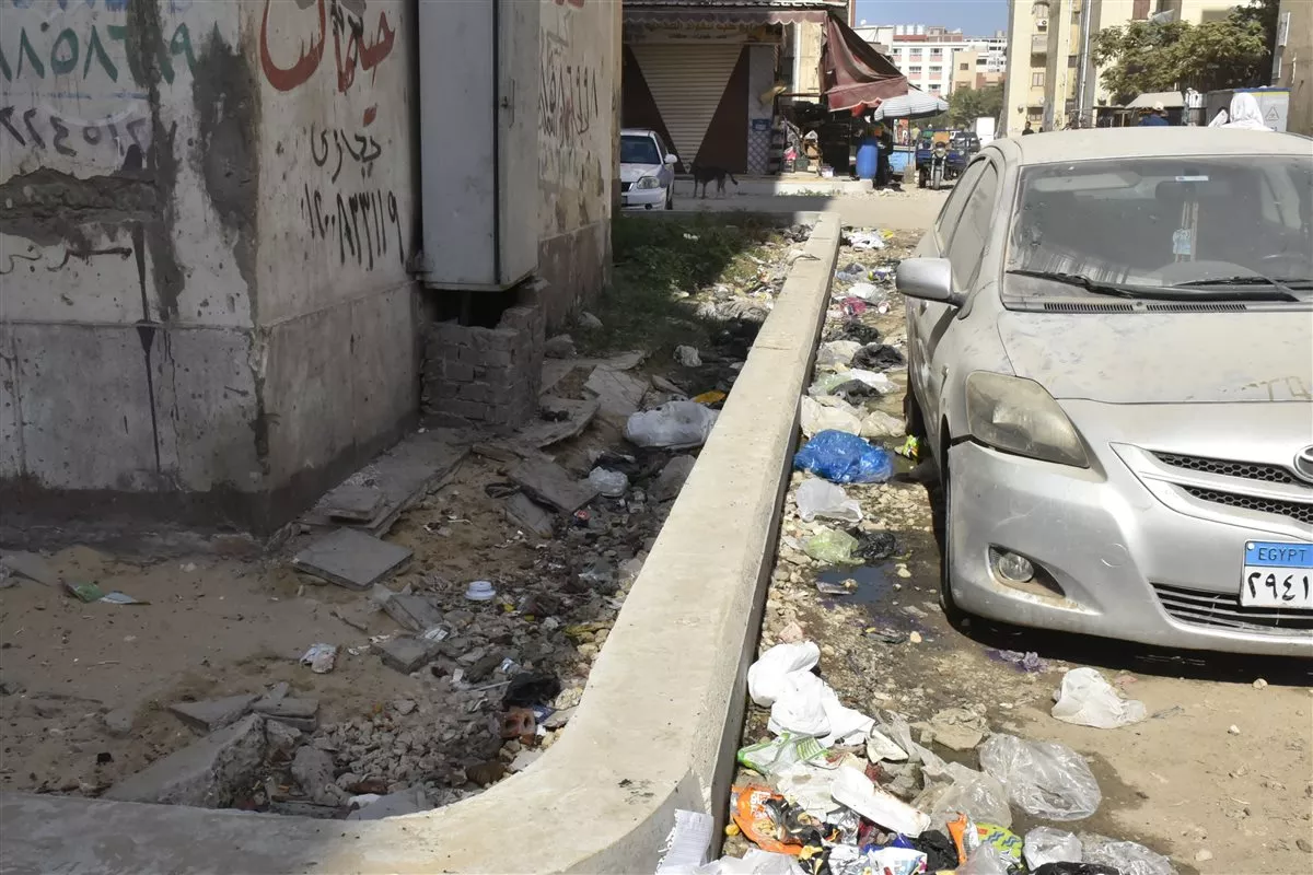 القمامة بشوارع حي المناخ 