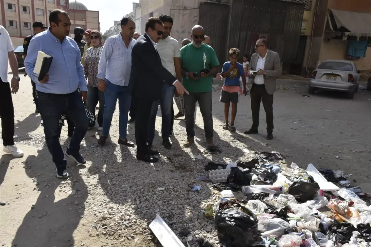 القمامة بشوارع حي المناخ 