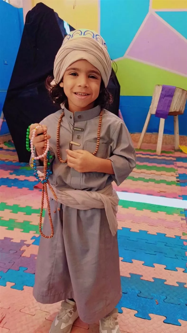 سوق للخضار والفاكهة بأحد الحضانات