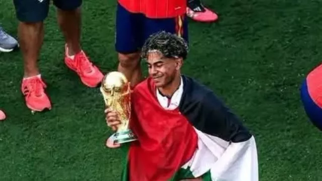 strongلامين يامال/strong