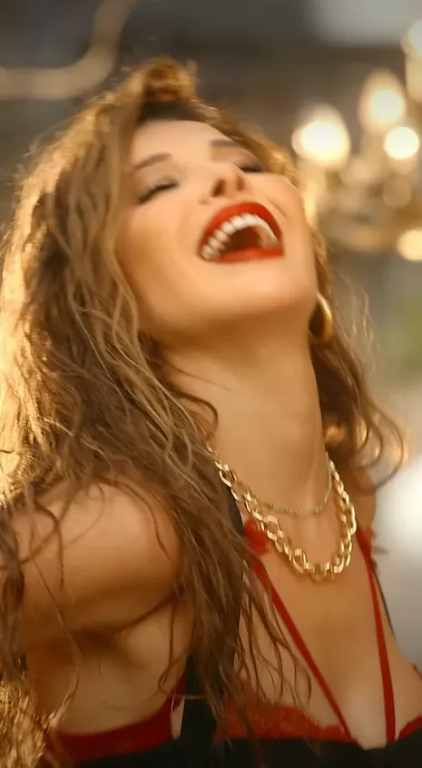 نانسي عجرم تطرح أحدث أعمالها الغنائية
