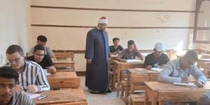 رئيس منطقة أسوان يتابع امتحانات الشهادة الثانوية الأزهرية.. صور