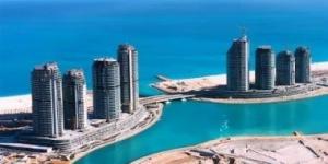 العلمين الجديدة  تدعم منظومة النقل الأخضر وتوفر خدمات متطورة للسكان والزائرين