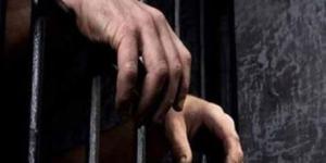 عاطل ينهي حياة نجار بطعنة في الرقبة بأوسيم