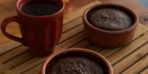 طريقة عمل كيكة الشكولاتة فى أكواب.. اعملى حاجة حلوة فى دقايق
