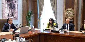 رئيس الوزراء يلتقي مسئولي شركة عالمية لمناقشة تنفيذ مشروعات تحلية مياه البحر
