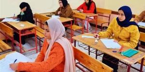 من محاولات الغش إلى مفاجأة الولادة داخل اللجنة.. ماذا يحدث في امتحانات الإعدادية والثانوية بالمحافظات؟