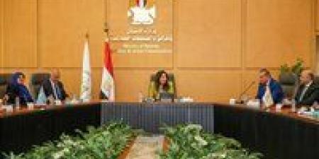وزيرة الإسكان تتابع موقف مشروعات مياه الشرب والصرف الصحي بمحافظة القليوبية ومدينة العبور