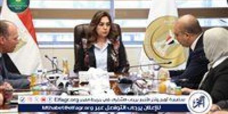وزيرة التنمية المحلية والبيئة تتابع الموقف التنفيذي لمشروع مصرف كيتشنر في 3 محافظات