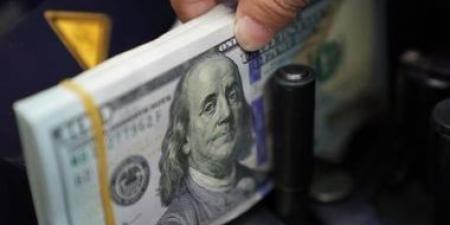 هدوء فى سعر الدولار مقابل الجنيه فى بداية تعاملات اليوم