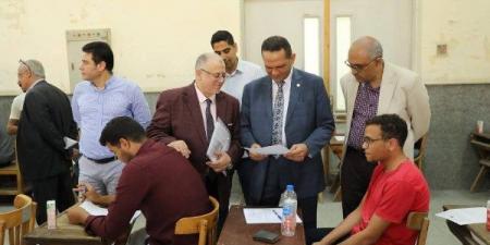 نائب رئيس جامعة الأزهر يتابع سير الامتحانات بعلوم بنين ويتفقد أعمال التطوير بطب الأسنان