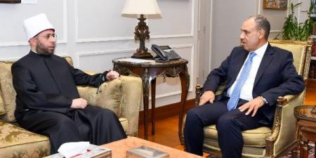 مصر تعزز رسالتها الفكرية عالميا.. لقاء بين عبد العاطي والأزهري لبحث التعاون المشترك