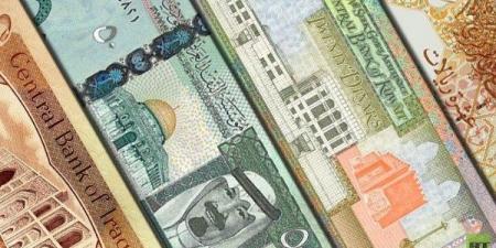 الدينار الكويتي ينخفض 156 قرشًا .. أسعار صرف العُملات العربية الآن