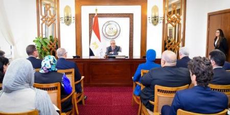 وزير الخارجية يتابع سير العمل بقطاع التعاون الدولي