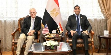 وزير الشباب والرياضة يبحث مع القائم بأعمال سفير الولايات المتحدة تعزيز التعاون المشترك