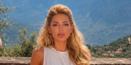 بجسم نحيف.. مي حلمى تثير الجدل بإنقاص وزنها