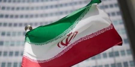 وكالة مهر: قذيفة أمريكية أصابت سفينة شحن في خليج عمان