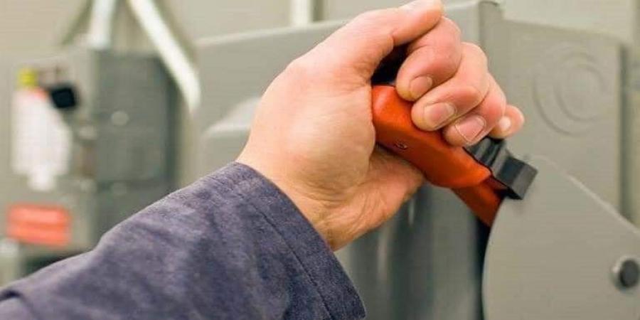غدًا.. فصل الكهرباء عن منطقة السلام بمصيف بلطيم في كفر الشيخ