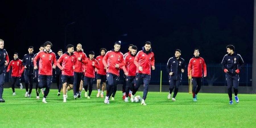 ناقد رياضي يكشف تطورات ملف المدير الفني الجديد بالأهلي