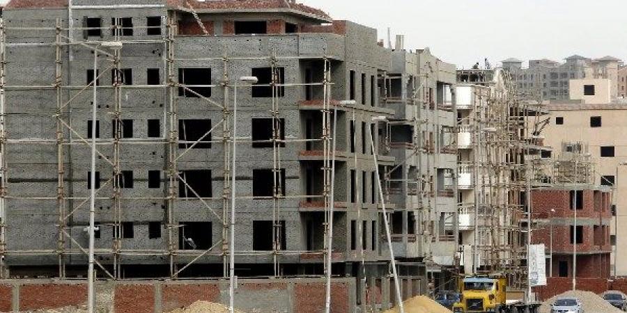 ميل في عقارين بكفر طهرمس.. وبرلماني: تحركات لتوفير سكن بديل مؤقت للأهالي
