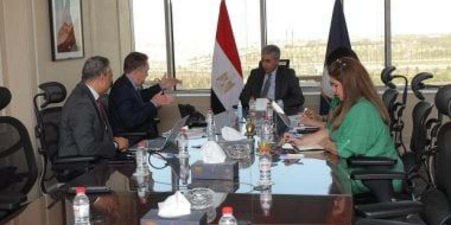 وزير السياحة يبحث مع رئيس «سينيك الدولية» فرص الاستثمار في السياحة النيلية