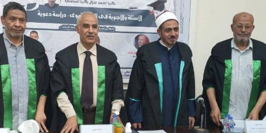 أوقاف كفر الشيخ تهنئ إمامًا لحصوله على الماجستير في الشريعة الإسلامية