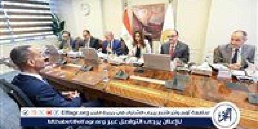 وزيرة التنمية المحلية والبيئة تترأس لجنة الوظائف القيادية لشغل عدد من الوظائف القيادية بالوزارة
