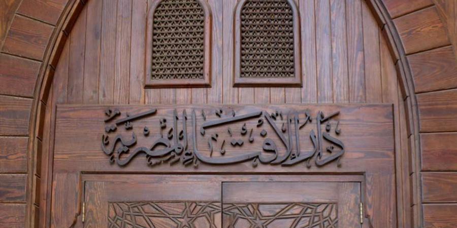 فتاوى تشغل الأذهان| حكم المسح على الشراب مع الشك في الطهارة.. وهل إعطاء الصدقات للأخت المحتاجة جائز؟