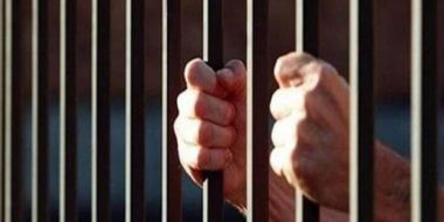 الاعتداء على شاب بسلاح أبيض أمام مستشفى أوسيم بالجيزة