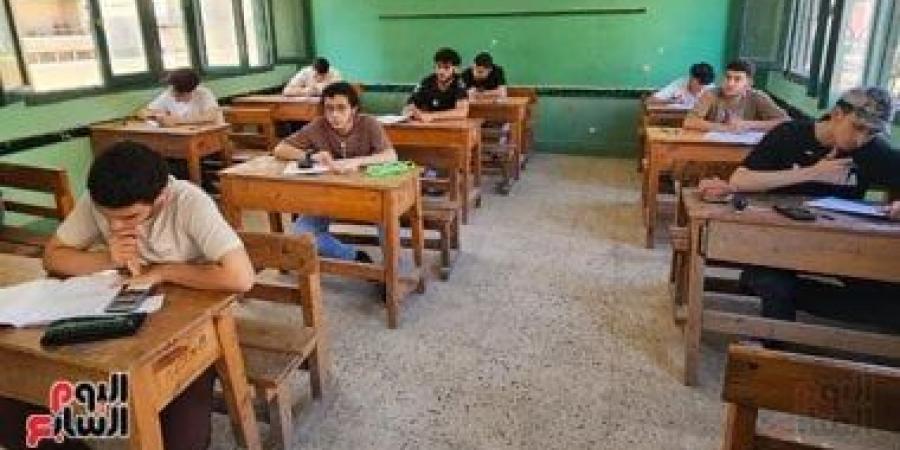 ضبط طالب ثانوي حاول دخول امتحان الإعدادية بدل زميله بالدقهلية