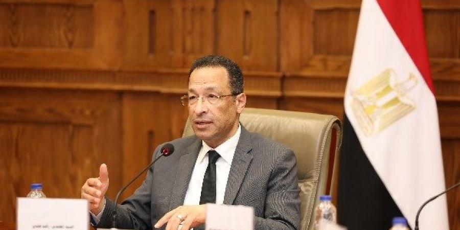 وزير الاتصالات يؤكد  أهمية توظيف تقنيات الذكاء الاصطناعي في الأمن السيبراني