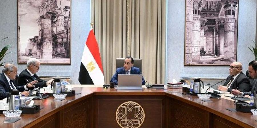 رئيس الوزراء: إصلاحات تشريعية لتيسير إجراءات برنامج الطروحات الحكومية