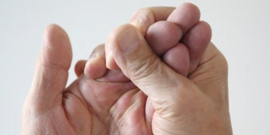 أعراض وأسباب التهاب المفاصل الروماتويد