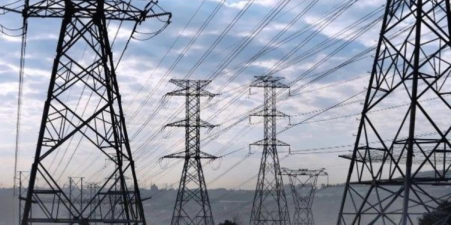خبير طاقة: القدرة الإنتاجية للشبكة الكهربائية تبلغ 65 ألف ميجاوات