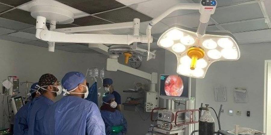 مريضة 65 عاما.. استئصال ورم سرطاني بالقولون بالمنظار بمستشفى الكرنك بالأقصر