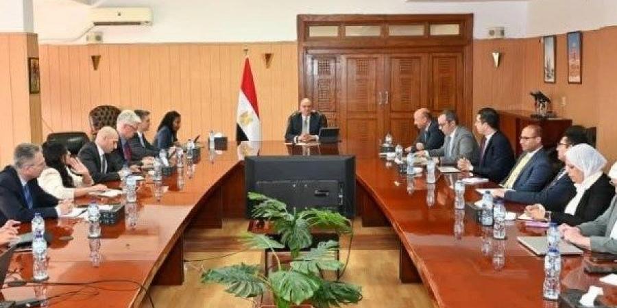 احتياجاتنا 120 مليار متر ونعتمد بنسبة 98% على النيل.. سويلم يستعرض أمام البنك الدولي واقع الندرة المائية