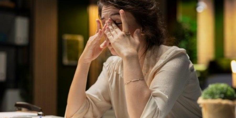 ماذا يحدث للمخ عند التعرض للقلق المزمن؟.. يحوّله إلى إدمان خفي