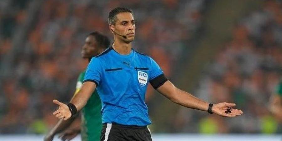 بقيادة أمين عمر.. طاقم تحكيم مصري لمباراة كوريا الجنوبية والتشيك بالمونديال