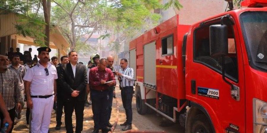 إخلاء عقار 4 أدوار في حريق مفاجئ بدمياط | وتحرّك عاجل للمحافظ .. صور