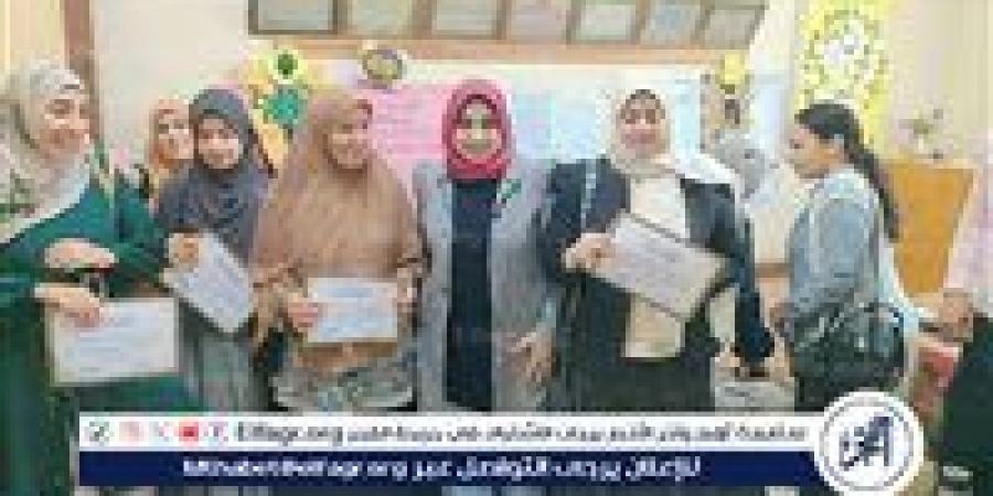 تكريم ملاحظي لجنة في آخر يوم لامتحانات الشهادة الإعدادية ببني سويف