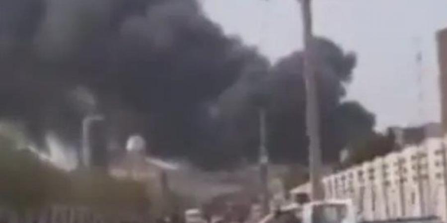 «بندر عباس» تحت القصف .. النيران الأمريكية تشعل سواحل إيران الجنوبية