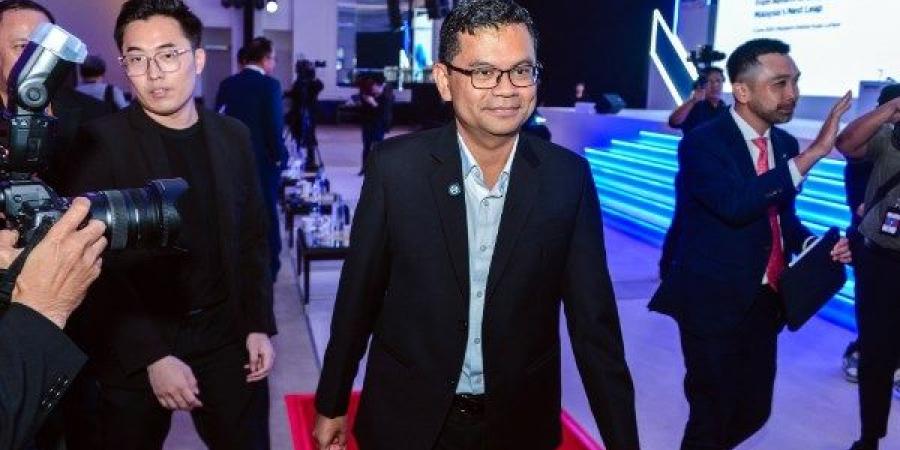 وزير الاقتصاد الماليزي: ننظر إلى روسيا وتركيا كمصادر محتملة جديدة لإمدادات النفط