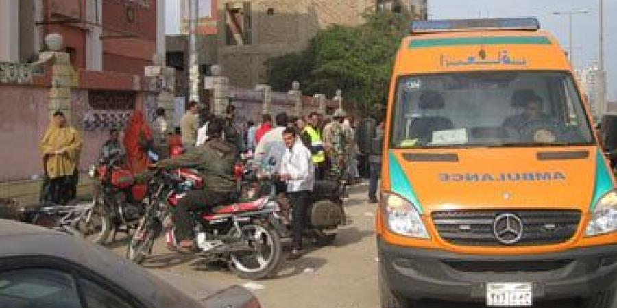 إصابة شخص صدمته سيارة أثناء عبوره الطريق فى الهرم