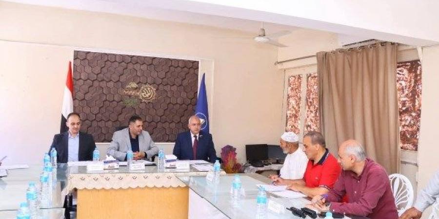 محافظ دمياط يلتقي بالمواطنين بالروضة