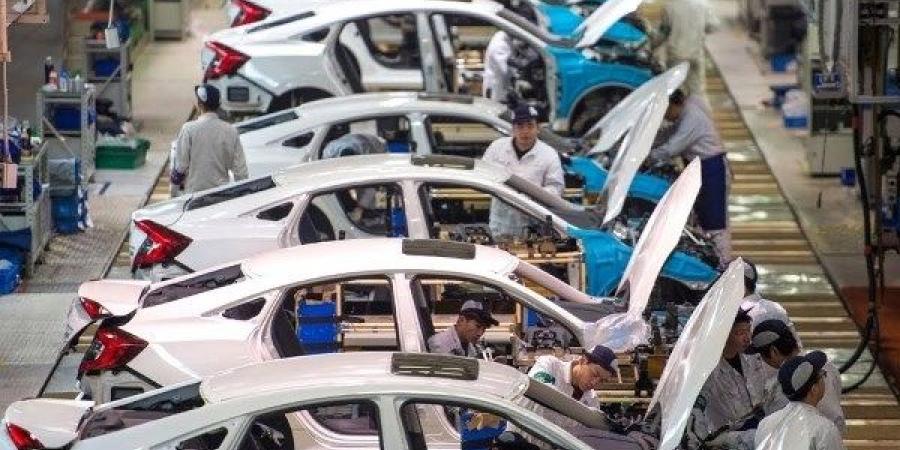 «فيتش»: مصر تستهدف إنتاج 100 ألف سيارة سنويًا وتقترب من الريادة الإقليمية