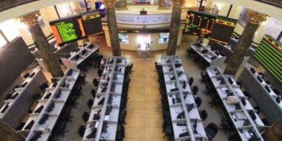 القلعة وأوراسكوم ورمكو ضمن القائمة.. البورصة تعاقب 28 شركة بغرامات مالية