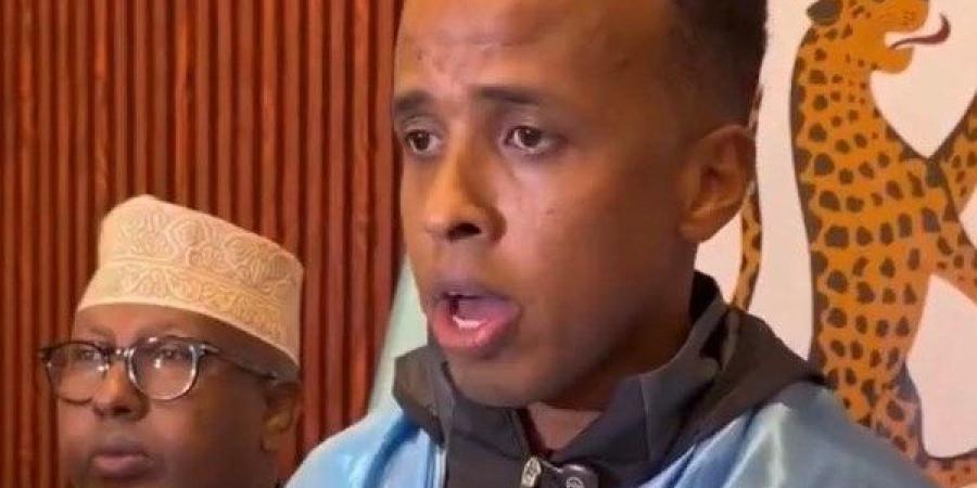 لن أستسلم.. الصومالي عمر أرتان يتحدى أمريكا بعد منعه من المونديال