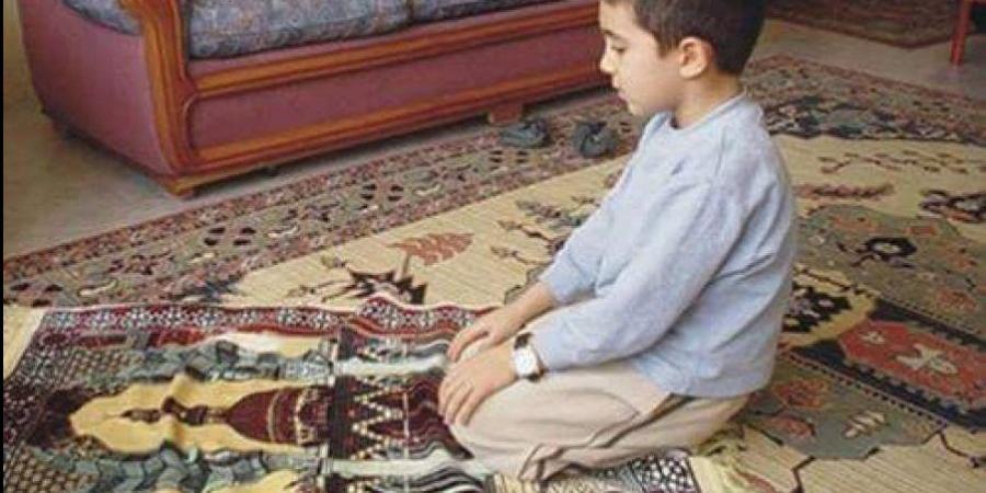 متى تجب الصلاة على الطفل؟.. أمين الإفتاء يوضح