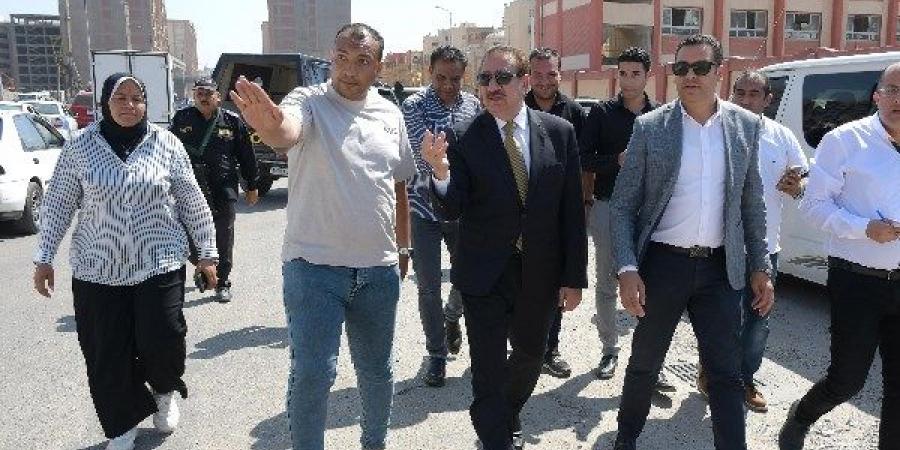 محافظ بورسعيد يتفقد محيط قصر الثقافة ويتابع أعمال التشجير وزراعة الجزر الوسطى ونباتات البونسيانا بمحيط قصر الثقافة